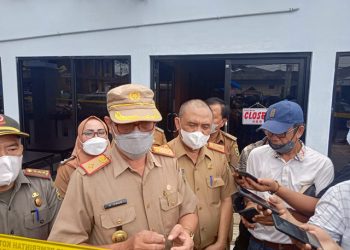 Sidak Penunggak Pajak di Bandar Lampung, Sate Luwes hingga Daily Cafe Disegel