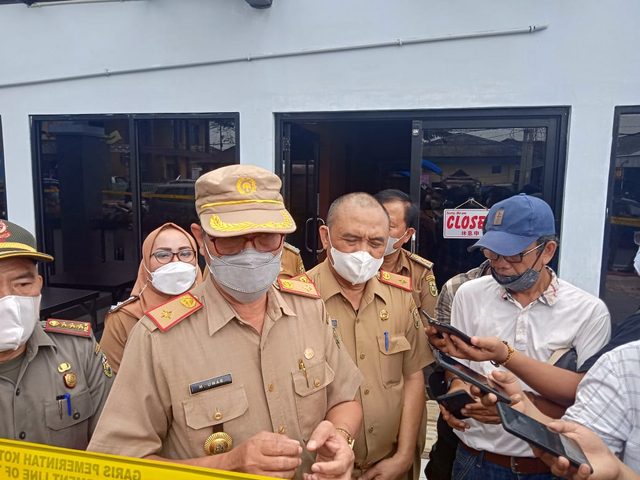 Sidak Penunggak Pajak di Bandar Lampung, Sate Luwes hingga Daily Cafe Disegel