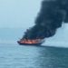Diduga Merugikan Nelayan, Kapal Sekar Tanjung Dibakar Warga di Tanggamus