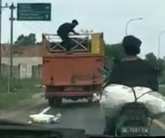Viral Aksi Pria Diduga Bajing Loncat di Tanjung Bintang, Lampung Selatan