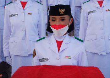 Sosok Pembawa Baki Bendera Merah Putih Paskibra Bandar Lampung, Karen Candatara