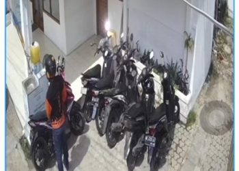 Dalam Waktu 2 Menit, Pria Berjaket Berhasil Curi Motor di Bandar Lampung
