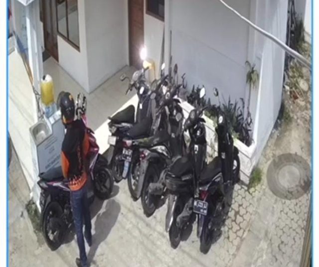 Dalam Waktu 2 Menit, Pria Berjaket Berhasil Curi Motor di Bandar Lampung