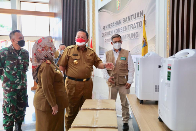 Gubernur Lampung Terima Bantuan Oksigen Konsentrator dari Tanoto Foundation