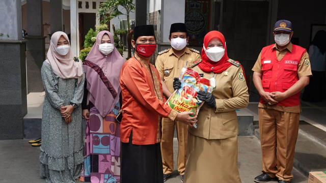 Ratusan Pondok Pesantren Terima Bantuan dari Pemkot Bandar Lampung