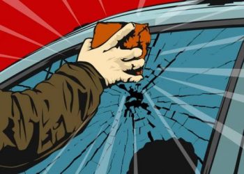 Pulang dari Pantai, Mobil Honda Jazz di Bandar Lampung Dirusak Orang Tak Dikenal