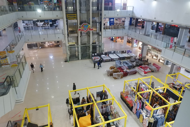 Hari Pertama Buka Saat PPKM Level 4, Mal di Bandar Lampung Masih Sepi Pengunjung