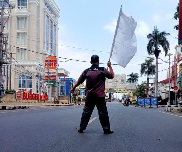 PPKM Diperpanjang, Pengusaha Hotel Bandar Lampung Kibarkan Bendera Putih