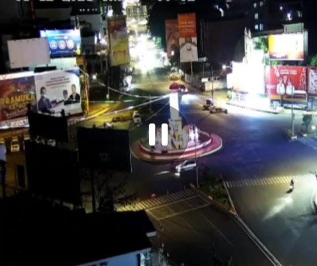 Diduga Tak Perhatikan Rambu, Dua Kendaraan Bertabrakan di Tugu Adipura Lampung