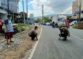 Hendak Mendahului, Mobil di Bandar Lampung Tabrak Kakek Bonceng 2 Cucu