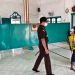 Potret Wabup Lampung Tengah Ardito Wijaya Bersihkan Masjid karena Langgar Prokes