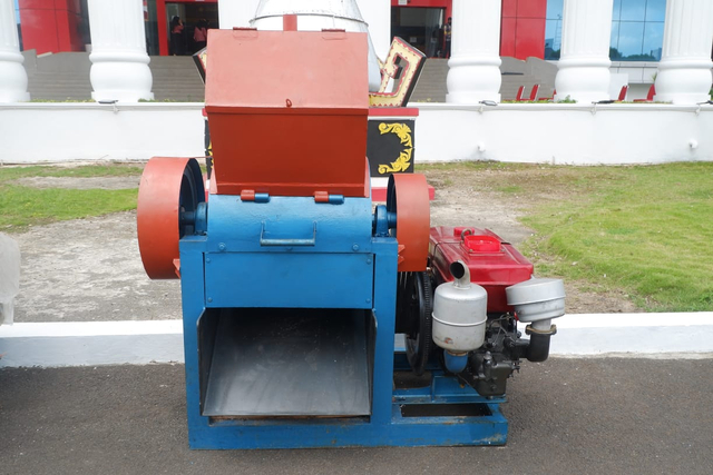 Pemkot Terima Mesin Pencacah Plastik dari BPJN Lampung untuk Kelola Sampah