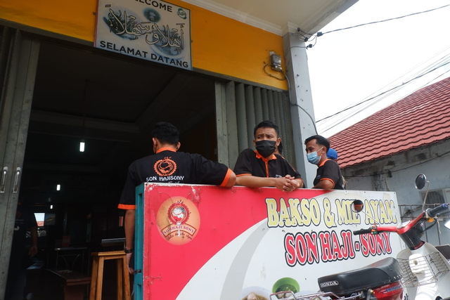 Seluruh Gerai Ditutup Pemkot Bandar Lampung, Karyawan Bakso Sony Bakal Nganggur?