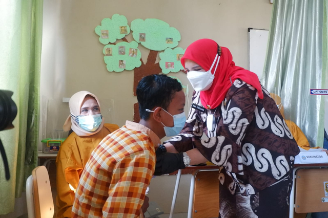 Persiapan PTM Tatap Muka, 7 Ribu Siswa SMP di Bandar Lampung Mulai Divaksin