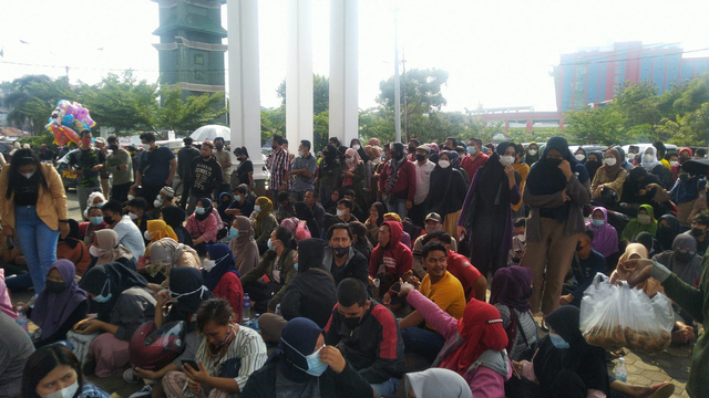 Sempat Membludak, Kerumunan Vaksinasi di Masjid Al-Furqon Ditertibkan