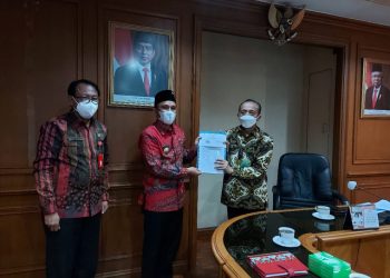 Perjuangkan Listrik Suoh dan Sengketa Agraria Sukapura, Bupati Lambar Temui KLHK