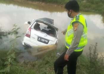 Kecelakaan Tunggal, Innova Angkut 8 Warga Lampung Timur Masuk Sungai, 2 Tewas