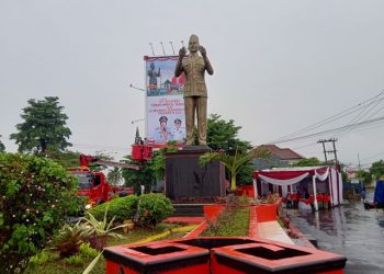 Diresmikan, Ini Makna Patung Bung Karno dengan Pose Berdoa di Bandar Lampung