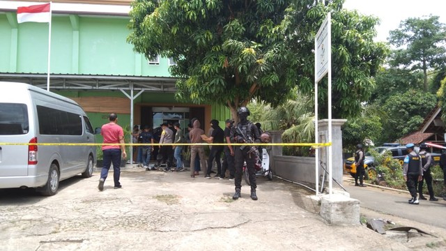 Densus 88 Antiteror Kembali Geledah Rumah di Lampung, Sita Ratusan Kotak Amal