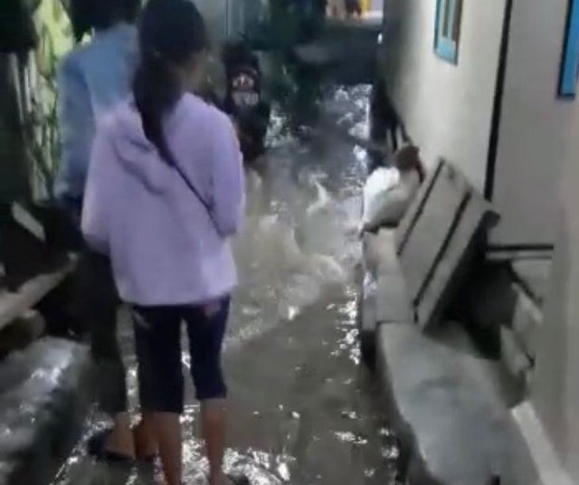 Sejumlah Rumah di Bumi Waras, Bandar Lampung Terendam Air Pasang