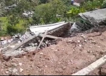 Tanah Longsor di Bandar Lampung, 3 Rumah Semi Permanen Rusak Parah