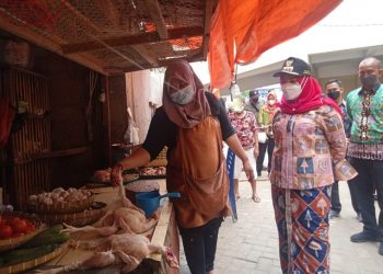 Tinjau Pasar Smep, Wali Kota Bandar Lampung Tanggapi Keluhan Pedagang
