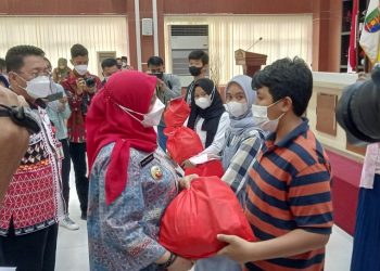 Pemkot Bandar Lampung Beri Bantuan kepada 42 Anak Yatim Piatu Terdampak COVID-19