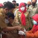 Takut Jarum Suntik, Ini Ekspresi Camat di Bandar Lampung Saat Vaksinasi Booster