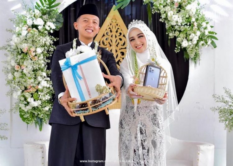 Viral, Kisah Kepala Sekolah di Lampung Resmi Nikahi Muridnya