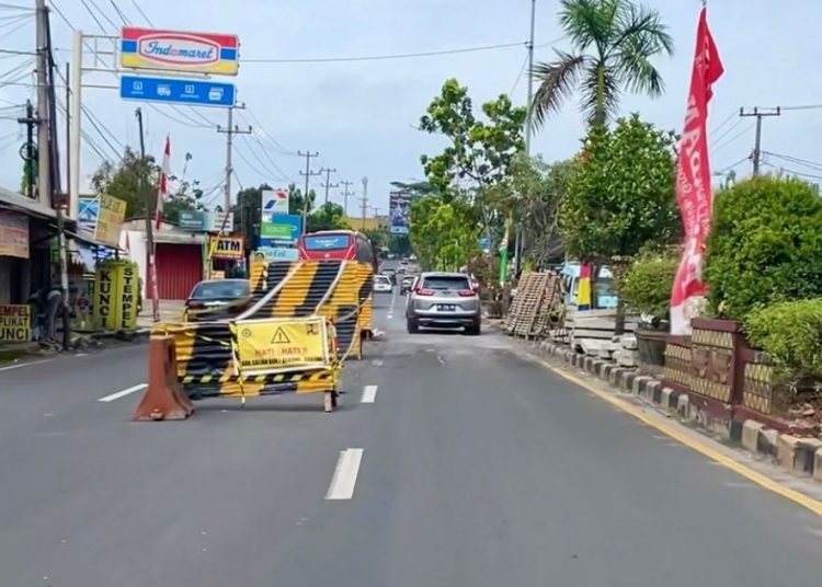 Hati-hati, Ada Galian di Jalan ZA Pagar Alam, Bandar Lampung