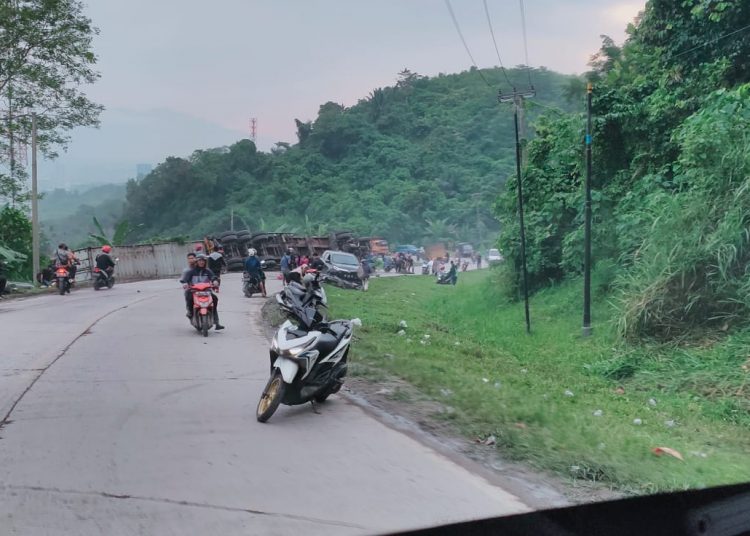 Kecelakaan Beruntun di Bandar Lampung: 1 Kontainer, 1 Mobil, dan 5 Motor