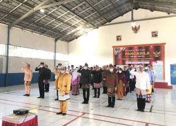 Semarak Hari Lahir Pancasila, ASN Lapas Narkotika Bandar Lampung Gunakan Pakaian Adat