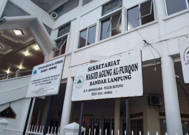 Beredar Isu Pembangunan Relief Bung Karno di Masjid Al-Furqon Bandar Lampung