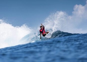 Cuaca Buruk, Perempat Final World Surf League Krui Pro 2022 Ditunda Besok