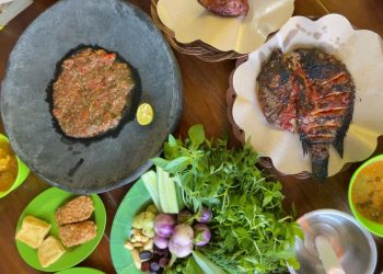 Menikmati Konsistensi Makanan Khas Daerah Lampung, Seruit, di Seruit Buk Lin