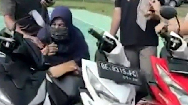 Tangis Haru Tukang Cuci di Bandar Lampung Saat Motornya yang Dicuri Ditemukan