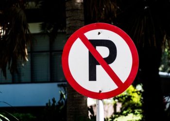 Parkir di Bahu Jalan di Bandar Lampung Bikin Macet, Ini Aturan Undang-undangnya