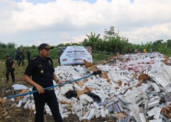 Tanya Bea Cukai: Mengapa Rokok Tanpa Pita Cukai Dilarang Beredar di Lampung?