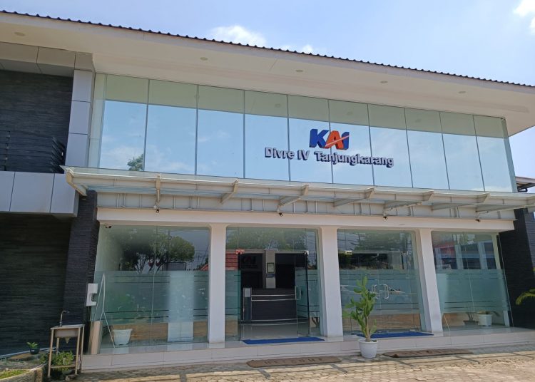 Pengumuman! Pelanggan Kereta Api Tanjung Karang Wajib Booster Mulai 17 Juli 2022