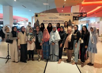 Wardah Lampung Gelar London Fashion Week di Transmart, Bandar Lampung