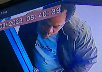 Pria di Bandar Lampung Terekam CCTV Curi Handphone di Rumah Makan