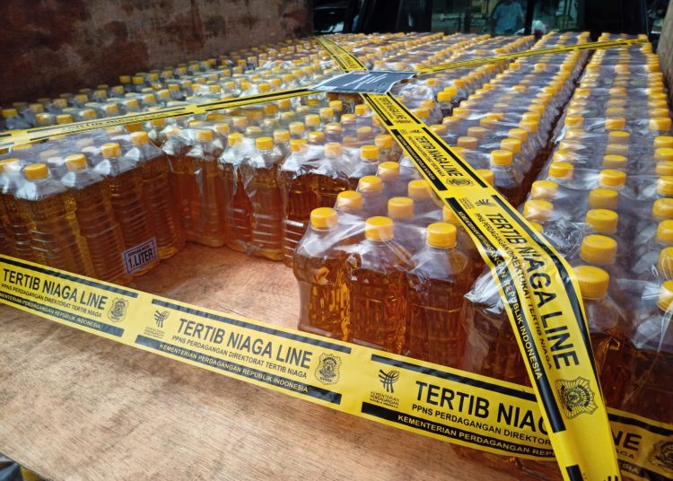Masyarakat Lampung Diminta Tidak Beli Minyak Goreng Curah Botol Tanpa Merk