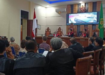 Rekaman CCTV Ketua RT Wawan Kurniawan Bubarkan Ibadah Ditampilkan di Persidangan