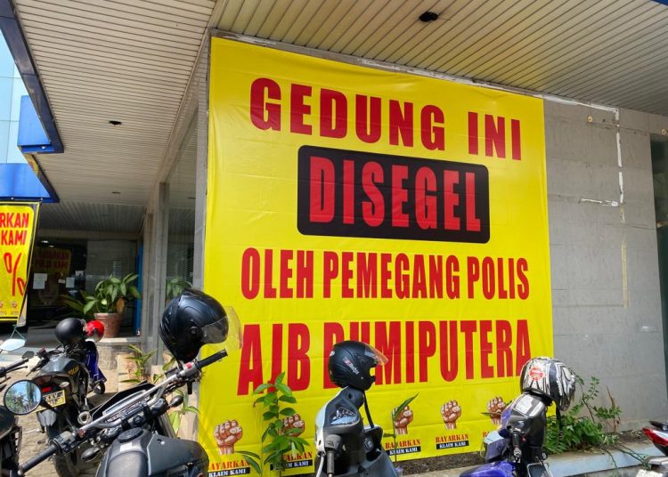 Hak Asuransi Dipotong 50 Persen, Nasabah Geruduk Kantor Asuransi di Lampung