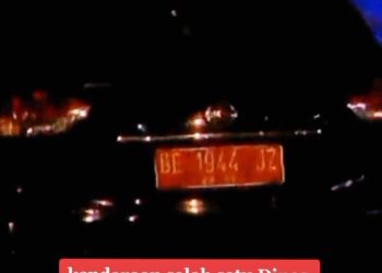 Viral, Mobil Plat Merah Terparkir di Tempat Hiburan Malam Bandar Lampung