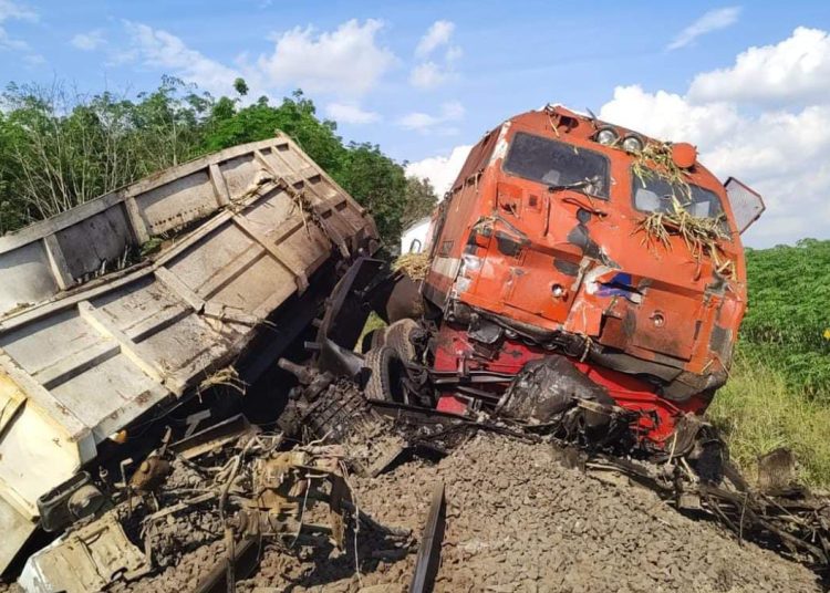 Kereta Api Penumpang di Lampung Terlibat Kecelakaan dengan Mobil Truk