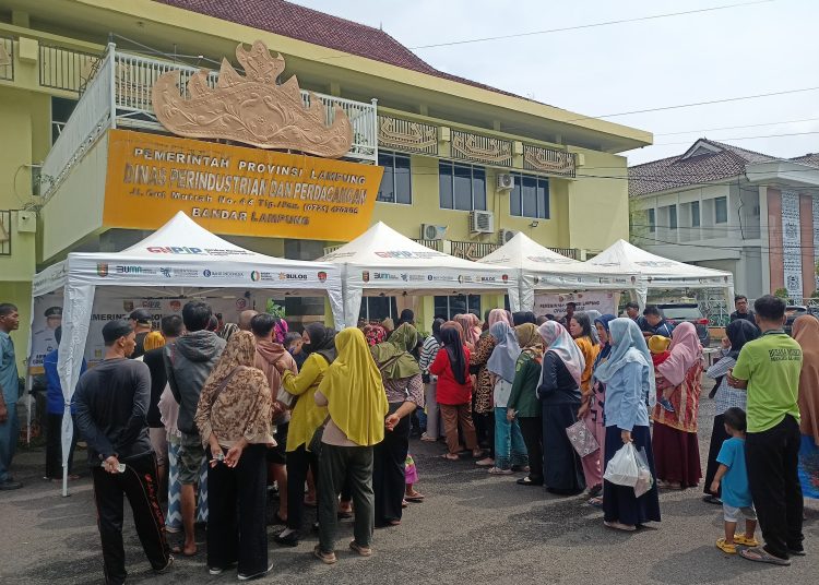 Operasi Pasar Murah Cabai hingga Gula di Lampung Diserbu Warga